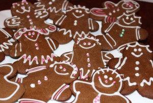 gingerbread men on plate